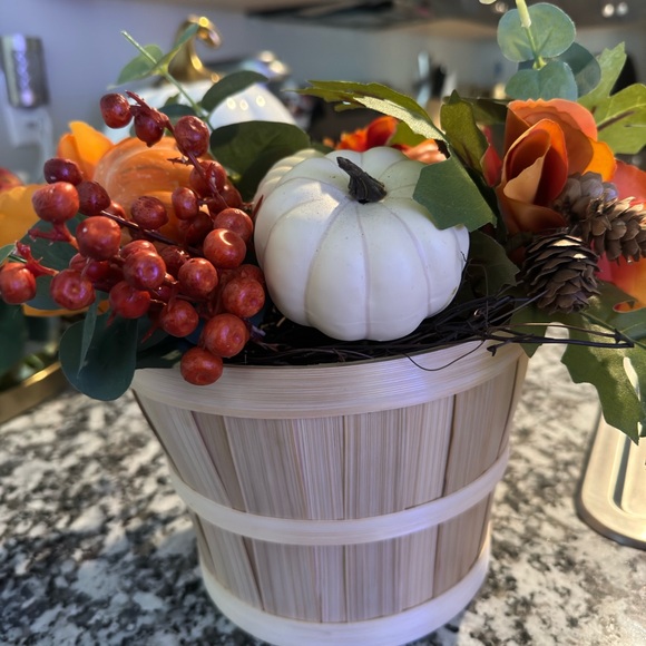 Falll decor - Picture 2 of 3